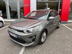 Gris foncé métallisé Utilisé 2023 Kia Rio Active Berline | 13 990 € (Prix juste)