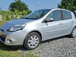 Gris Utilisé 2011 Renault Clio III Expression Citadine | 9 800 € (Prix cher)