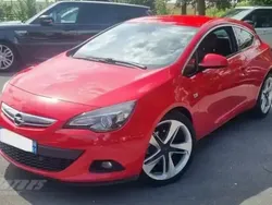 Rouge Utilisé 2013 Opel Astra GTC Sport Berline | 8 990 €