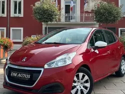 Rouge Utilisé 2018 Peugeot 208 Citadine | 6 990 € (Bon prix)