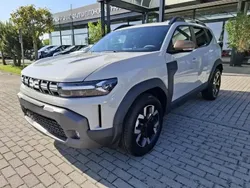Gris Nouvelle 2025 Dacia Duster Journey SUV | 24 900 € (Prix juste)