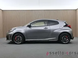 Gris Utilisé 2024 Toyota Yaris Premium Citadine | 48 102 €