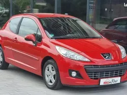 Rouge Utilisé 2012 Peugeot 207 Access Berline | 5 900 € (Prix juste)