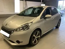 Utilisé 2015 Peugeot 208 Active Citadine | 8 500 € (Prix assez cher)