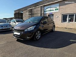Utilisé 2013 Peugeot 208 Allure Citadine | 7 999 € (Prix juste)