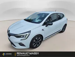Blanc Utilisé 2021 Renault Clio V LIMITED Berline | 12 990 € (Prix juste)