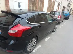 Noir Utilisé 2012 Ford Focus S Berline | 4 900 € (Bon prix)