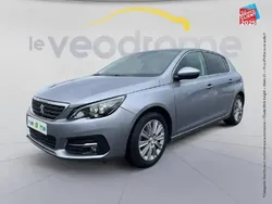 Gris Utilisé 2021 Peugeot 308 Allure Berline | 15 999 € (Prix juste)