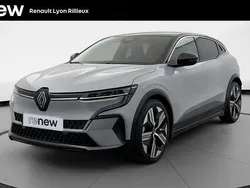 Gris Utilisé 2023 Renault Mégane Iconic Berline | 28 990 € (Prix juste)