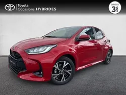 Rouge Utilisé 2025 Toyota Yaris Hybrid Design | 24 980 € (Prix juste)