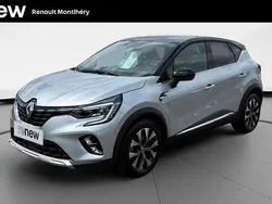 Gris Utilisé 2024 Renault Captur Techno SUV | 19 900 € (Prix juste)