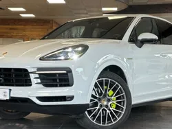 Utilisé 2018 Porsche Cayenne SUV | 59 000 € (Prix juste)