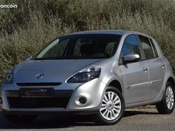 Gris Utilisé 2011 Renault Clio III Dynamique Berline | 8 490 €