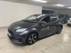 Gris Utilisé 2025 Toyota Yaris Hybrid Design Berline | 27 500 € (Prix cher)