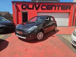 Noir Utilisé 2010 Renault Clio III Dynamique Berline | 5 900 € (Prix cher)