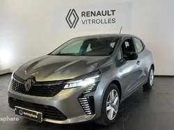 Utilisé 2024 Renault Clio V Evolution Berline | 16 499 € (Prix juste)