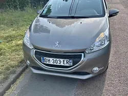 Utilisé 2014 Peugeot 208 Allure Citadine | 5 350 € (Prix juste)