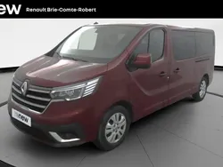 *rouge carmin Utilisé 2024 Renault Trafic Intens Van | 35 980 € (Prix juste)