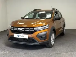 Orange Utilisé 2024 Dacia Sandero Essentiel Citadine | 15 599 € (Prix juste)