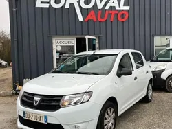 Blanc Utilisé 2014 Dacia Sandero Lauréate Citadine | 4 990 €