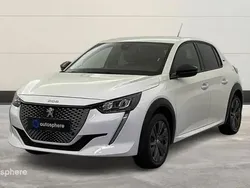 Blanc Utilisé 2022 Peugeot e-208 Style Citadine | 16 999 € (Prix juste)