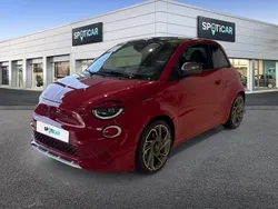 Rouge adrénaline Nouvelle 2025 Abarth 500e Turismo Citadine | 29 990 € (Prix juste)