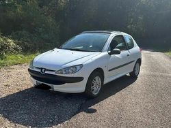 Utilisé 2005 Peugeot 206 Style Berline | 2 499 € (Prix juste)