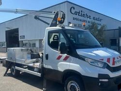 Utilisé 2017 Iveco Daily | 26 388 € (Prix assez cher)