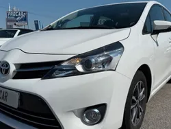 Blanc Utilisé 2015 Toyota Verso Active Monospace | 7 990 €