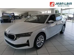 Blanc Utilisé 2024 Skoda Octavia Selection Berline | 32 800 € (Prix juste)