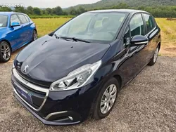 Noir Utilisé 2018 Peugeot 208 Allure Citadine | 7 990 € (Bon prix)