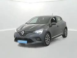 Gris titanium Utilisé 2021 Renault Clio V Berline | 14 590 € (Prix juste)