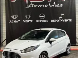 Blanc Utilisé 2014 Ford Fiesta Trend Citadine | 6 990 € (Prix juste)