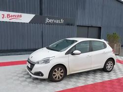 Blanc Utilisé 2018 Peugeot 208 Active Citadine | 9 990 € (Prix assez cher)