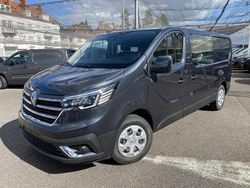 Gris Nouvelle 2025 Renault Trafic Van | 37 590 € (Prix juste)