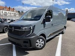 Gris Nouvelle 2025 Renault Master Van | 38 990 € (Prix assez cher)
