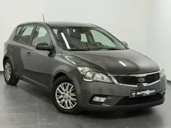 Gris Utilisé 2011 Kia Ceed Berline | 2 490 €