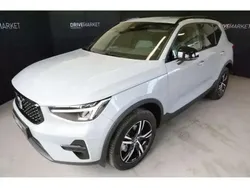 Gris Nouvelle 2025 Volvo XC40 Plus SUV | 39 979 €
