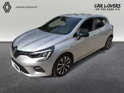 Gris Utilisé 2023 Renault Clio V Techno Berline | 20 390 € (Prix juste)