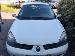 Blanc Utilisé 2007 Renault Clio II Authentique Berline | 700 € (Super prix)