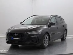 Rouge Utilisé 2023 Ford Focus ST-Line Break | 24 499 € (Prix juste)