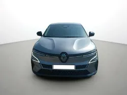 Gris Utilisé 2023 Renault Mégane Techno Berline | 27 890 € (Prix juste)
