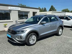 Gris Utilisé 2024 VW T-Roc Life SUV | 29 740 € (Prix juste)