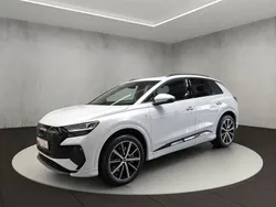 Blanc Utilisé 2024 Audi Q4 e-tron Sport SUV | 61 900 €
