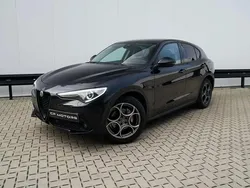 Noir Utilisé 2017 Alfa Romeo Stelvio SUV | 17 995 € (Prix juste)
