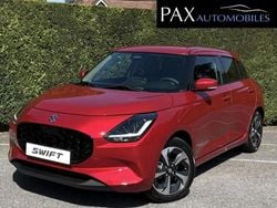 Rouge Nouvelle 2025 Suzuki Swift Citadine | 23 060 € (Prix assez cher)