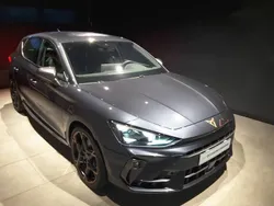Gris Utilisé 2024 Cupra Leon Berline | 34 970 € (Prix cher)