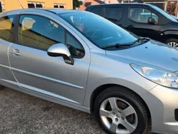Gris Utilisé 2009 Peugeot 207 Urban Move Citadine | 4 990 €
