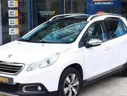 Blanc Utilisé 2016 Peugeot 2008 Allure SUV | 7 490 € (Prix juste)