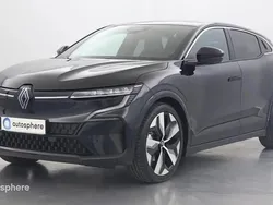 Blanc glacier / toit noir étoilé Nouvelle 2024 Renault Mégane Techno SUV | 33 499 € (Prix juste)
